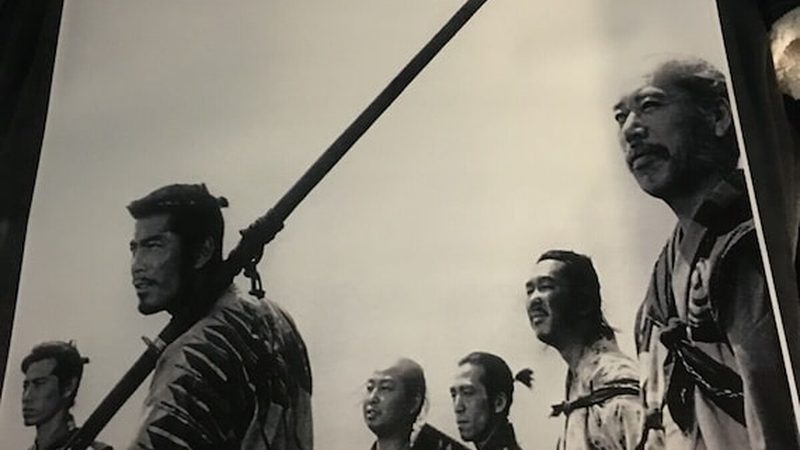 会议桌花卉租摆：长度规格与搭配艺术